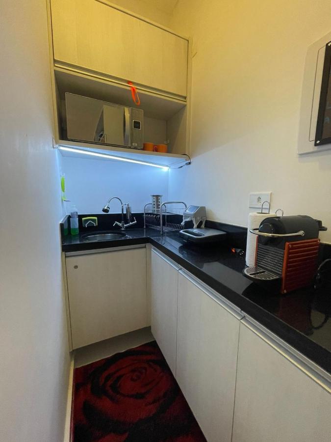 Flat Amarilis - *