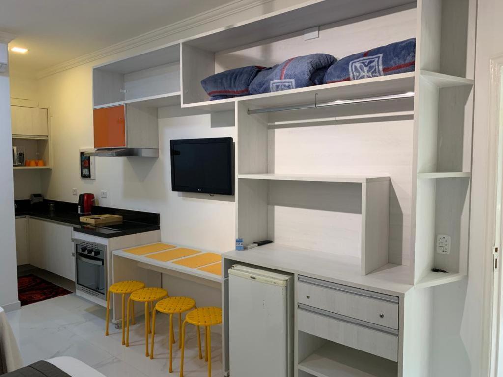 Flat Amarilis - *
